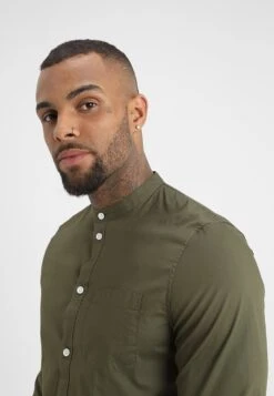 Pier One Muscle Fit Stand- Overhemd - Oliv -Mode Verkoop 259eaf52e4d4427a96fee394df68933f