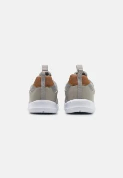 Pier One Sneakers Laag - Light Grey 8 Pier One Sneakers Laag - Light Grey -Mode Verkoop b32d823083954dad9c3bfe71ef720aca