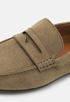 Pier One Unisex - Mocassins - Olive 11 Pier One Unisex - Mocassins - Olive -Mode Verkoop b83ce5023459458684cd77d6054024cf