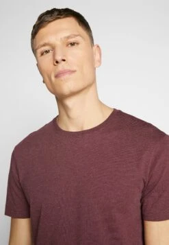 Pier One 3 Pack - T-Shirt Basic - Mottled Bordeaux/White/Blue 9 Pier One 3 Pack - T-Shirt Basic - Mottled Bordeaux/White/Blue -Mode Verkoop cff95dbc64f547b193a52d13e024d737