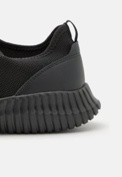 Pier One Sneakers Laag - Black 11 Pier One Sneakers Laag - Black -Mode Verkoop da21a0204b9943a1b0a5be03e6d2430f