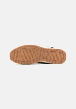 Pier One Sneakers Hoog - Cognac 10 Pier One Sneakers Hoog - Cognac -Mode Verkoop eafa0ed86a51400d8543561b89d4c2c7